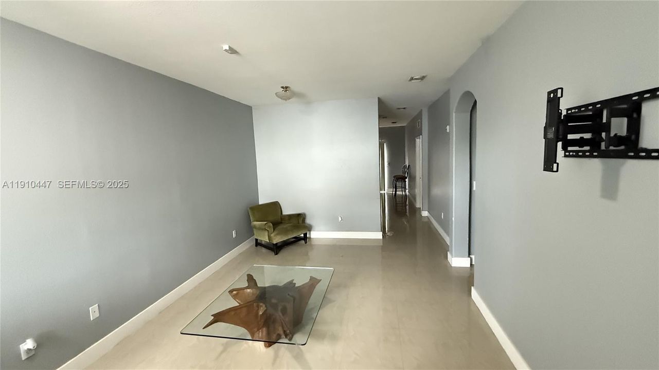 出租: $1,950 (3 贝兹, 2 浴室, 1166 平方英尺)