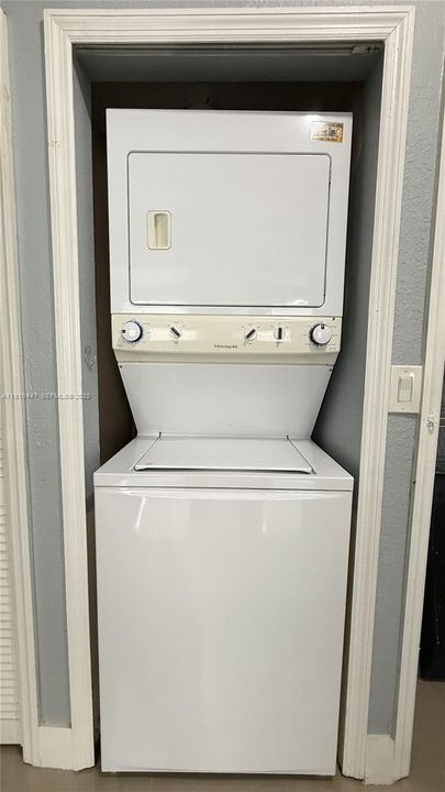 出租: $1,950 (3 贝兹, 2 浴室, 1166 平方英尺)