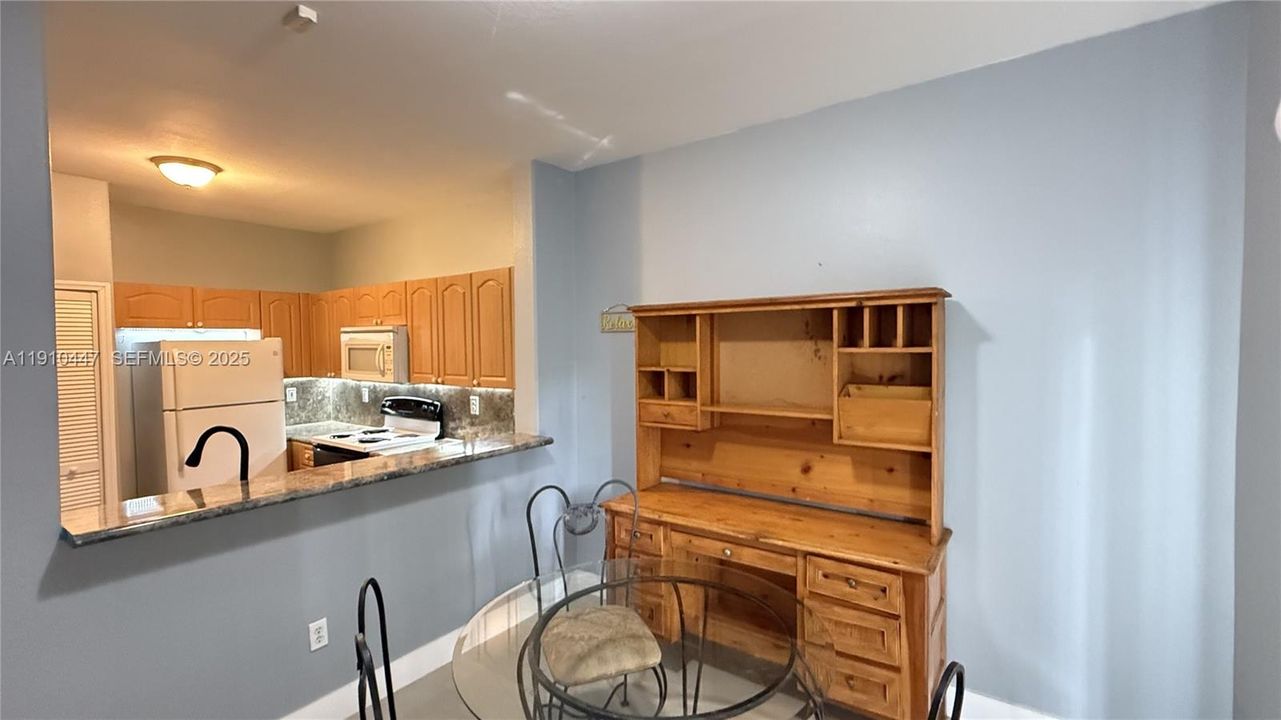 出租: $1,950 (3 贝兹, 2 浴室, 1166 平方英尺)