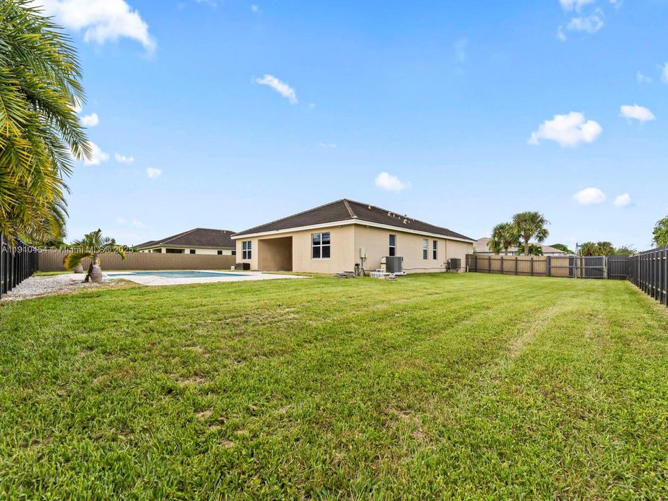 待售: $845,000 (4 贝兹, 3 浴室, 2571 平方英尺)