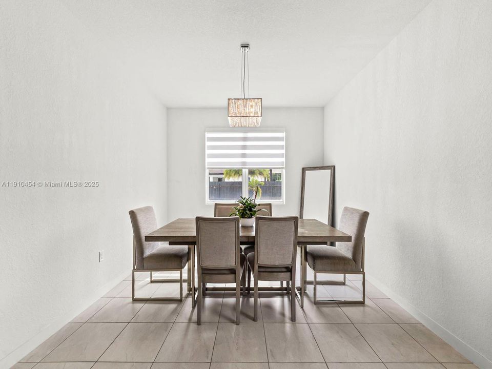 待售: $845,000 (4 贝兹, 3 浴室, 2571 平方英尺)