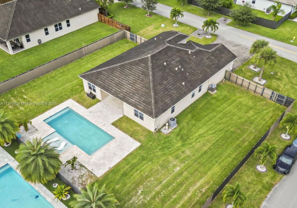 待售: $845,000 (4 贝兹, 3 浴室, 2571 平方英尺)