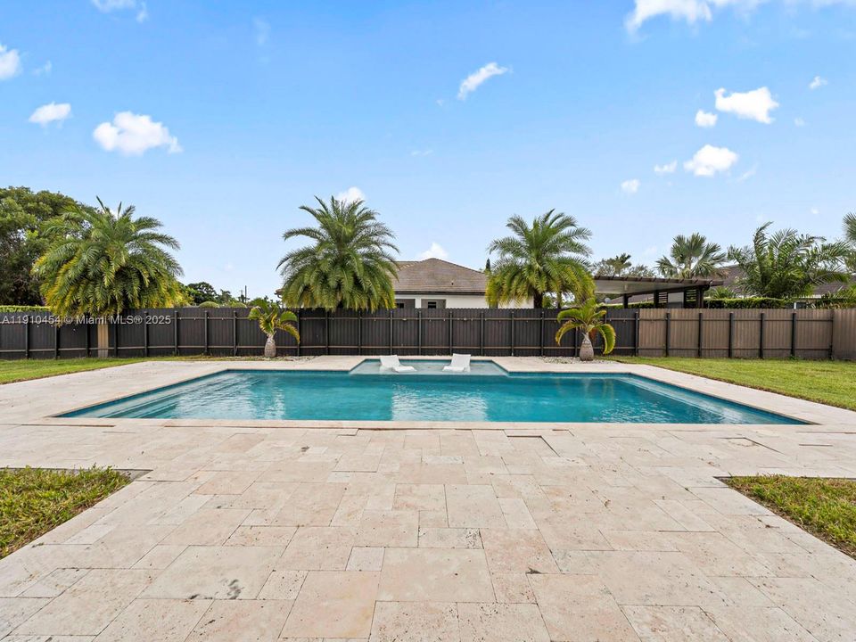 待售: $845,000 (4 贝兹, 3 浴室, 2571 平方英尺)