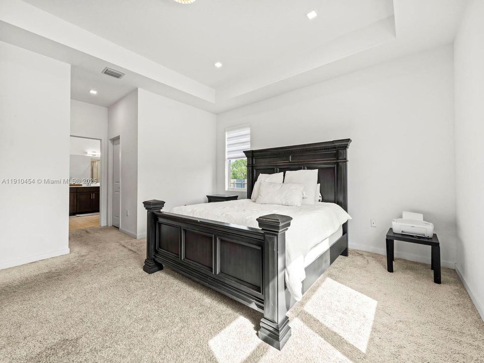 待售: $845,000 (4 贝兹, 3 浴室, 2571 平方英尺)