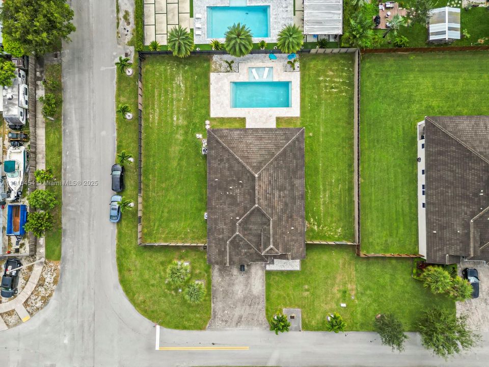 待售: $845,000 (4 贝兹, 3 浴室, 2571 平方英尺)