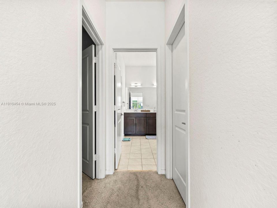 待售: $845,000 (4 贝兹, 3 浴室, 2571 平方英尺)