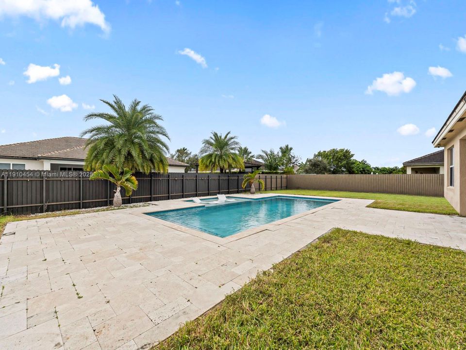 待售: $845,000 (4 贝兹, 3 浴室, 2571 平方英尺)