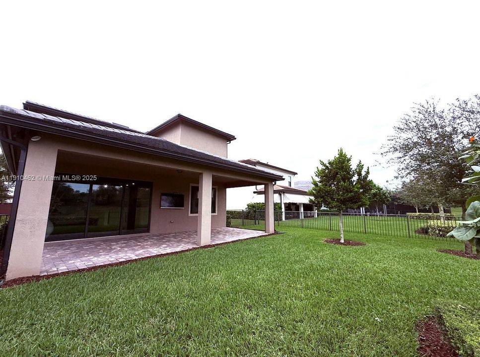 Active With Contract: $799,000 (3 beds, 2 baths, 2130 Square Feet)