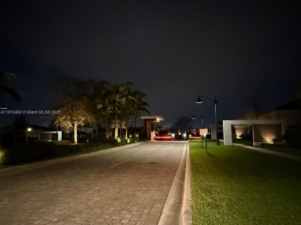 Active With Contract: $799,000 (3 beds, 2 baths, 2130 Square Feet)