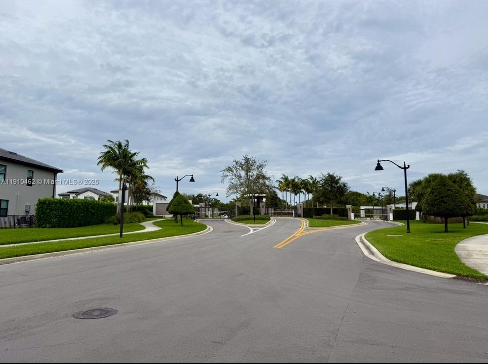 Active With Contract: $799,000 (3 beds, 2 baths, 2130 Square Feet)