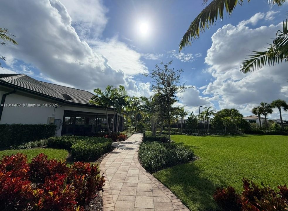 Active With Contract: $799,000 (3 beds, 2 baths, 2130 Square Feet)