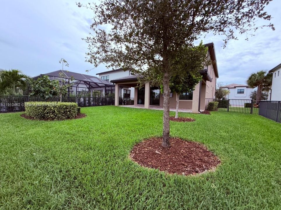 Active With Contract: $799,000 (3 beds, 2 baths, 2130 Square Feet)