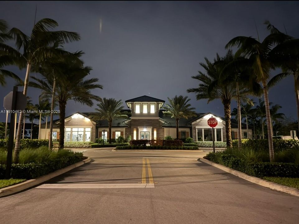 Active With Contract: $799,000 (3 beds, 2 baths, 2130 Square Feet)