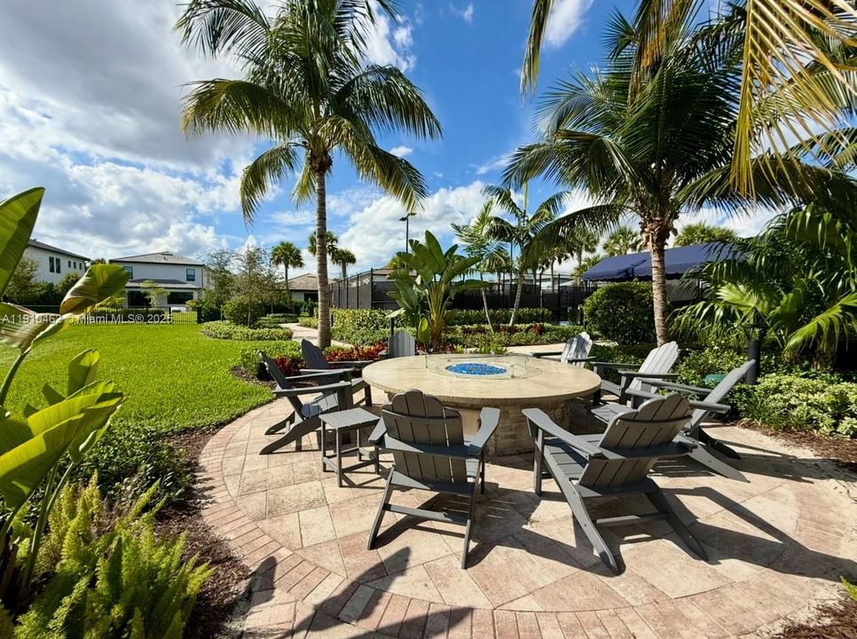 Active With Contract: $799,000 (3 beds, 2 baths, 2130 Square Feet)