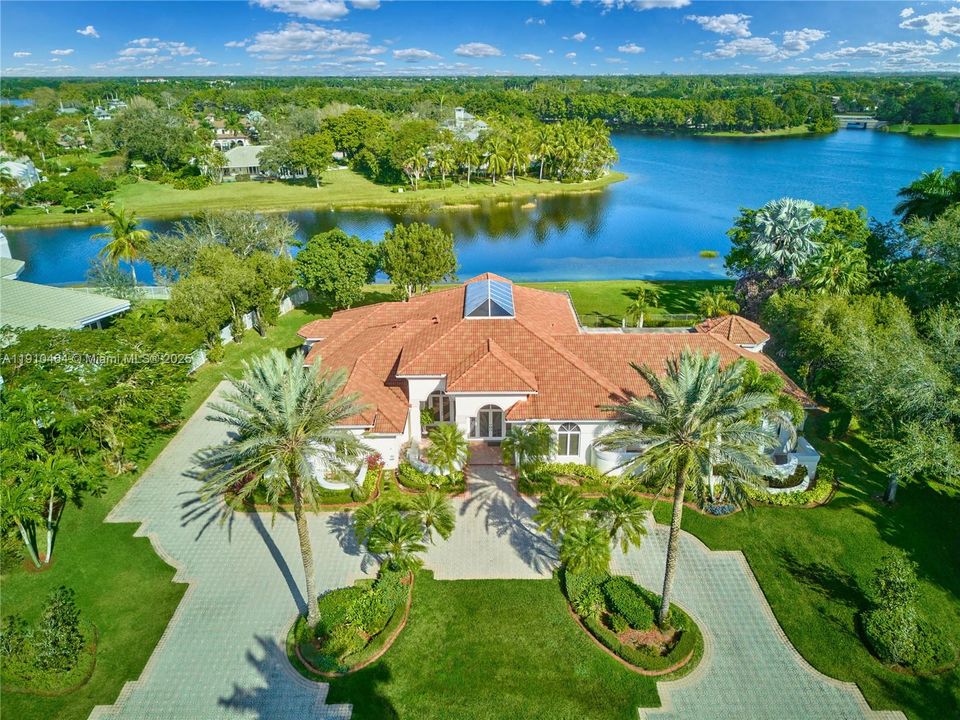 For Sale: $3,450,000 (4 beds, 4 baths, 4700 Square Feet)