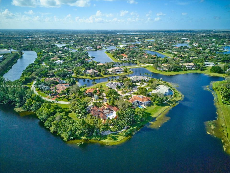 For Sale: $3,450,000 (4 beds, 4 baths, 4700 Square Feet)