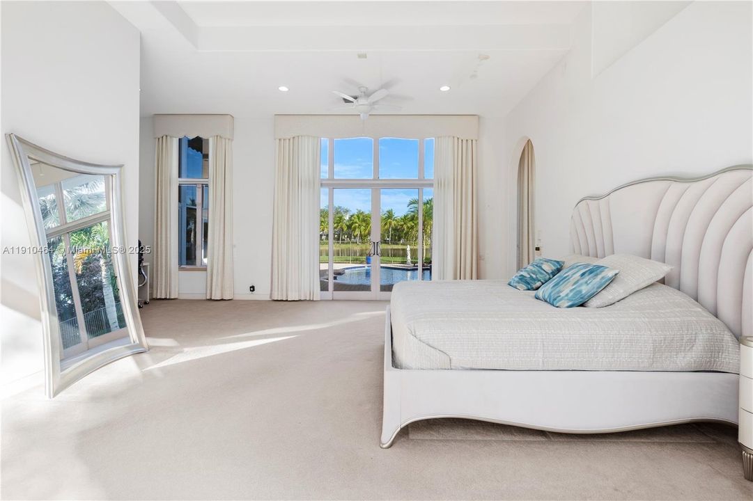 For Sale: $3,450,000 (4 beds, 4 baths, 4700 Square Feet)