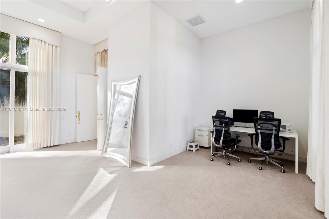 For Sale: $3,450,000 (4 beds, 4 baths, 4700 Square Feet)