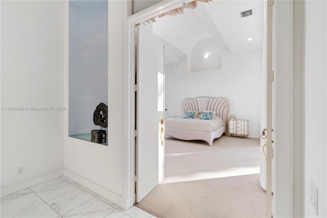 For Sale: $3,450,000 (4 beds, 4 baths, 4700 Square Feet)