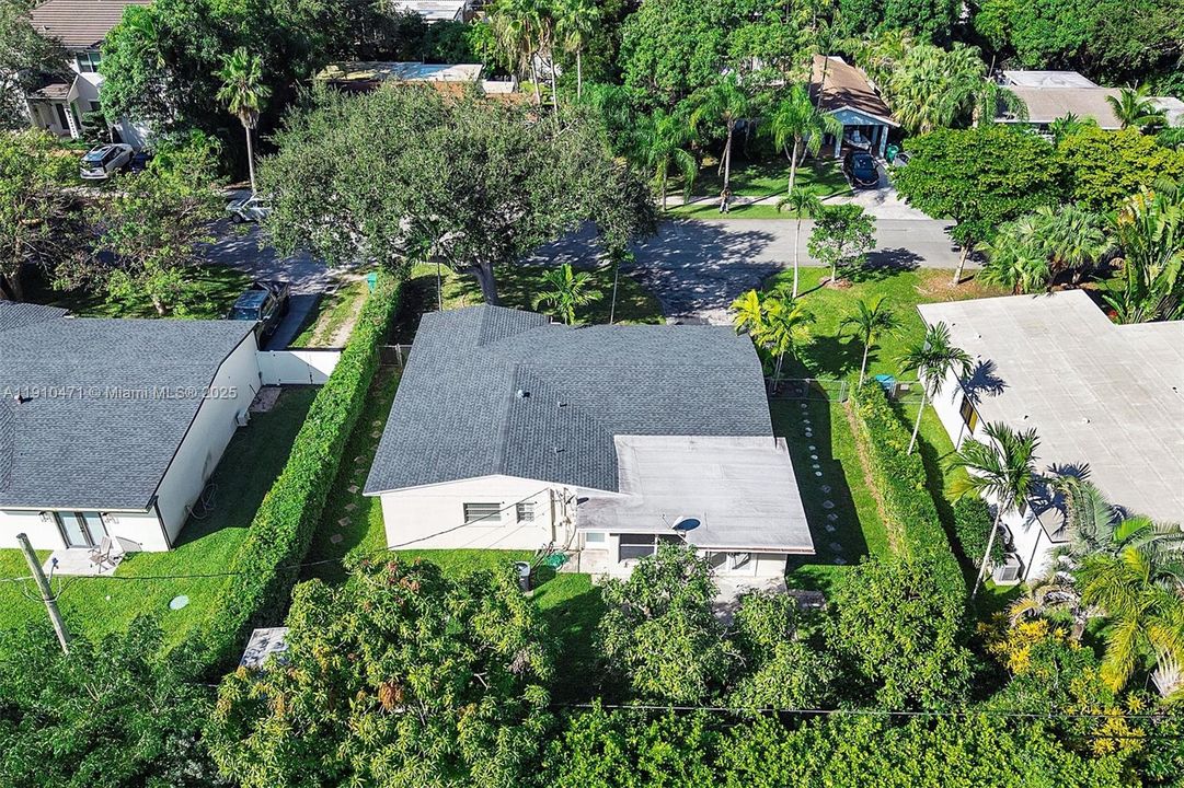 На продажу: $1,050,000 (3 спален, 2 ванн, 1696 Квадратных фут)