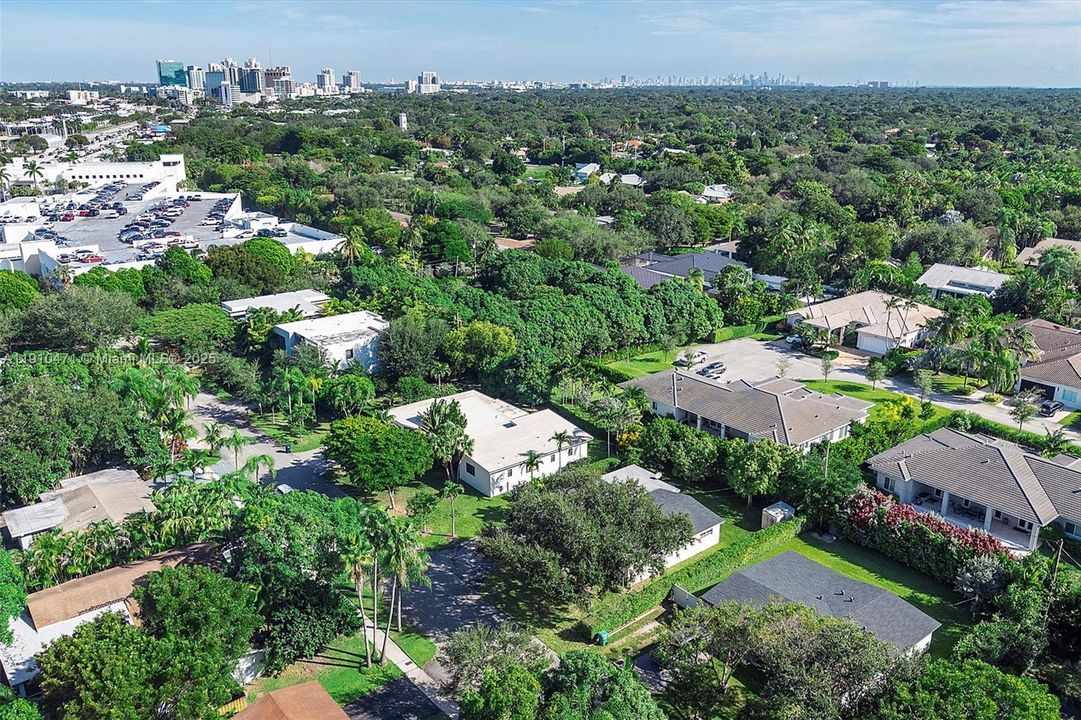 На продажу: $1,050,000 (3 спален, 2 ванн, 1696 Квадратных фут)