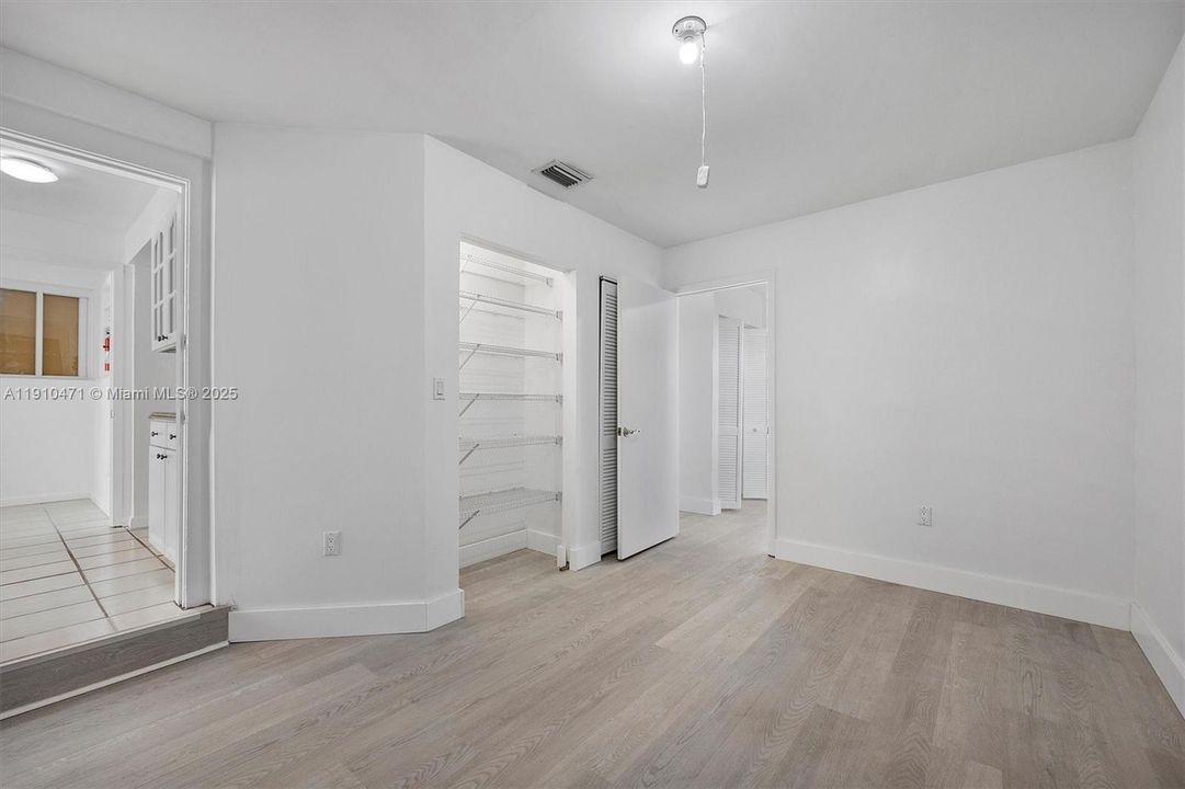 На продажу: $1,050,000 (3 спален, 2 ванн, 1696 Квадратных фут)