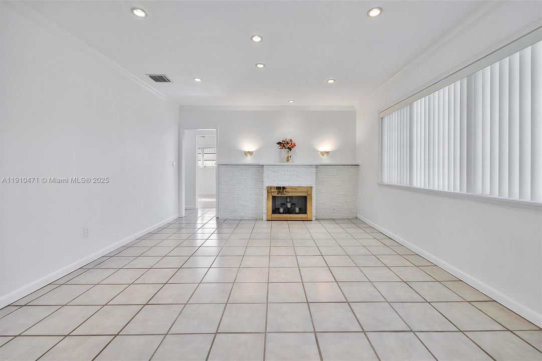 На продажу: $1,050,000 (3 спален, 2 ванн, 1696 Квадратных фут)