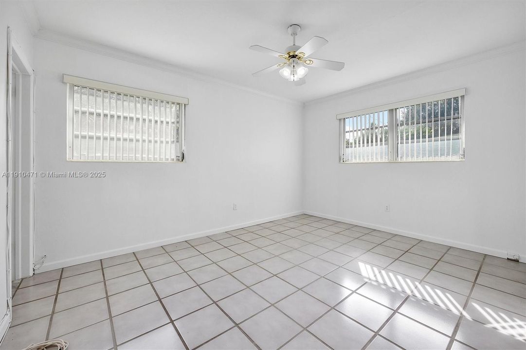 На продажу: $1,050,000 (3 спален, 2 ванн, 1696 Квадратных фут)