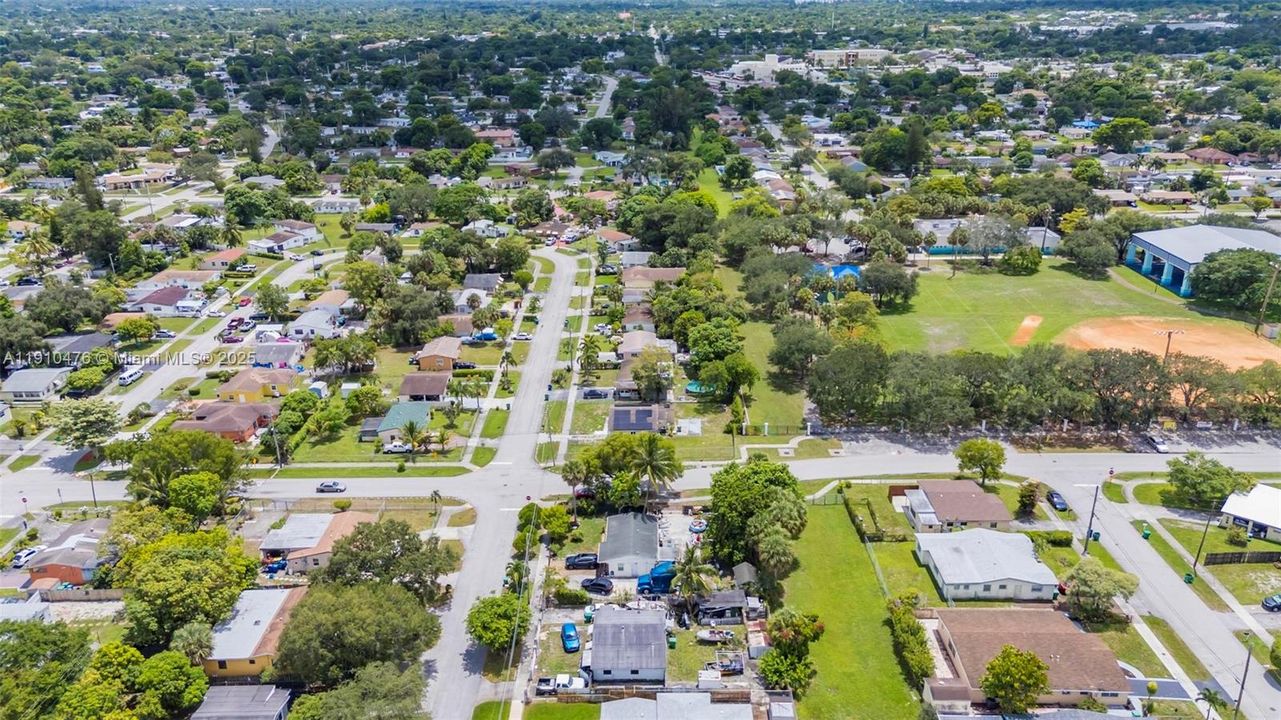 En Venta: $399,999 (3 camas, 2 baños, 766 Pies cuadrados)