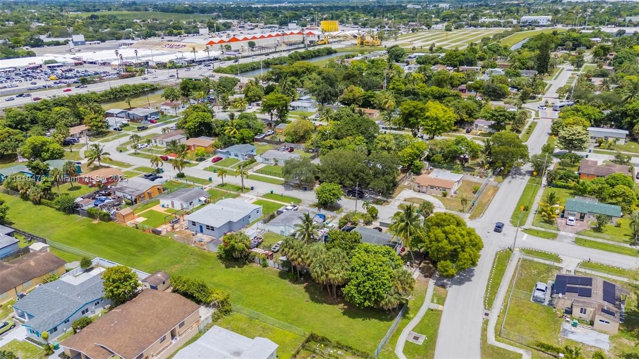 En Venta: $399,999 (3 camas, 2 baños, 766 Pies cuadrados)