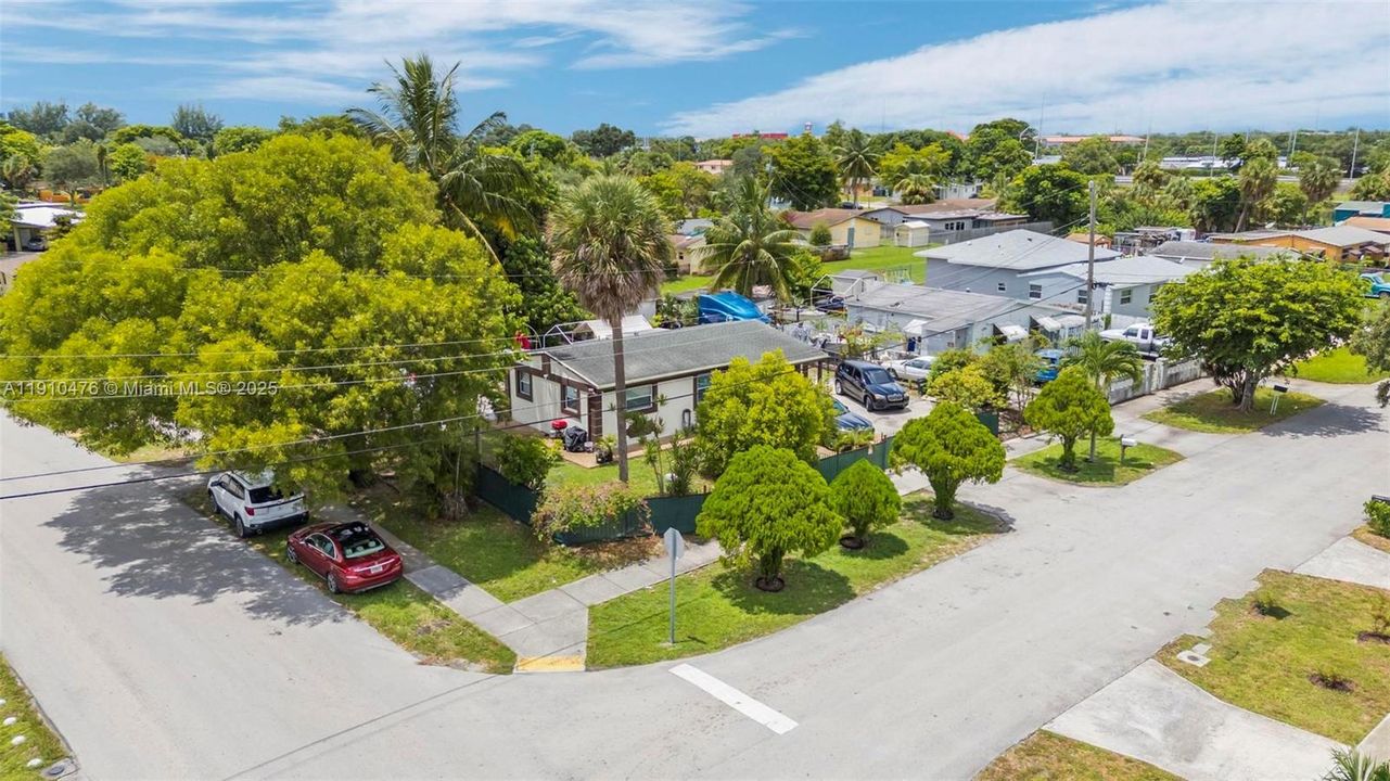 En Venta: $399,999 (3 camas, 2 baños, 766 Pies cuadrados)