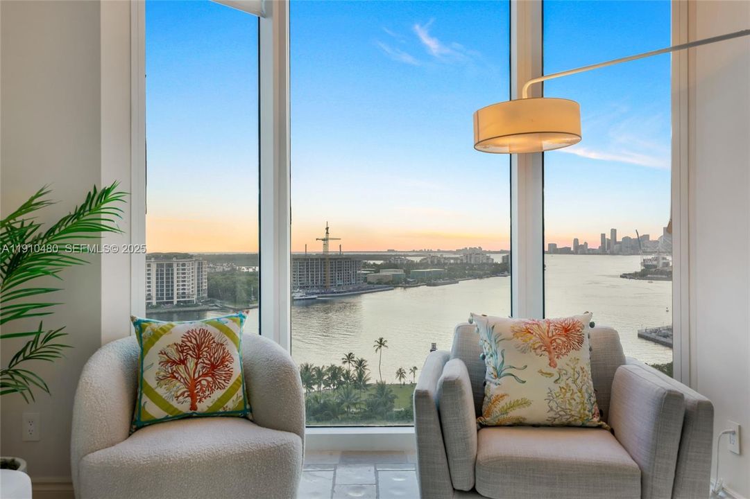 待售: $3,125,000 (2 贝兹, 2 浴室, 2040 平方英尺)