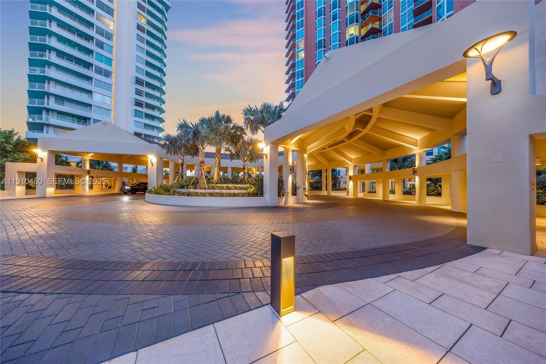 待售: $3,125,000 (2 贝兹, 2 浴室, 2040 平方英尺)