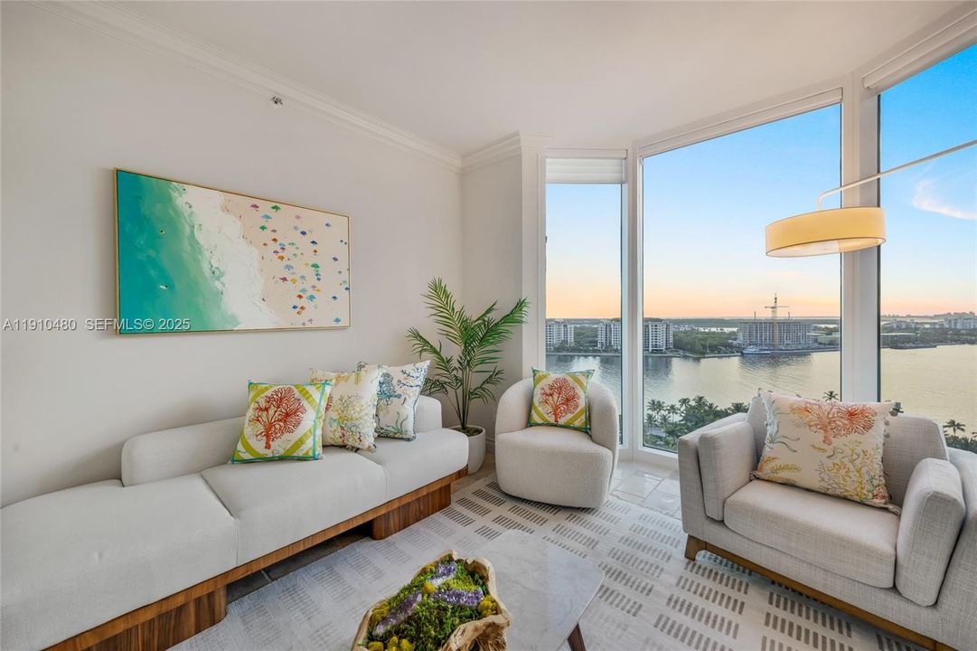 待售: $3,125,000 (2 贝兹, 2 浴室, 2040 平方英尺)