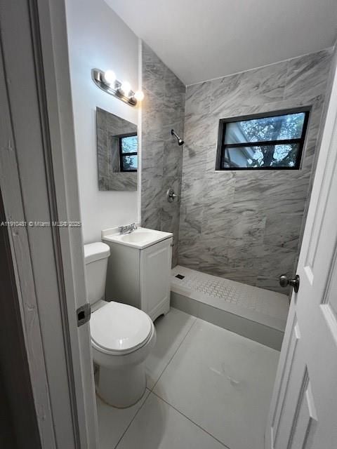 待售: $430,000 (5 贝兹, 4 浴室, 1032 平方英尺)