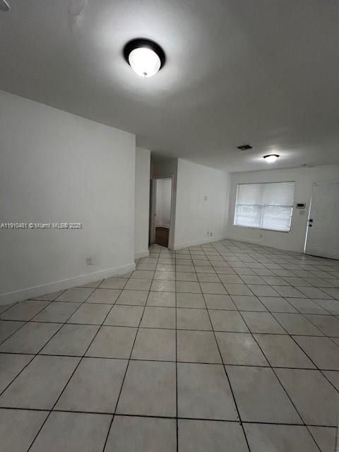 待售: $430,000 (5 贝兹, 4 浴室, 1032 平方英尺)