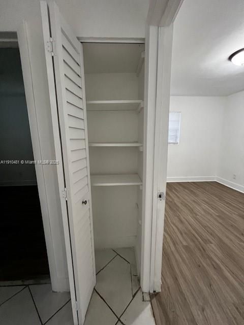 待售: $430,000 (5 贝兹, 4 浴室, 1032 平方英尺)