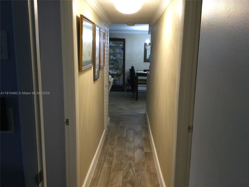 На продажу: $220,000 (2 спален, 2 ванн, 1160 Квадратных фут)