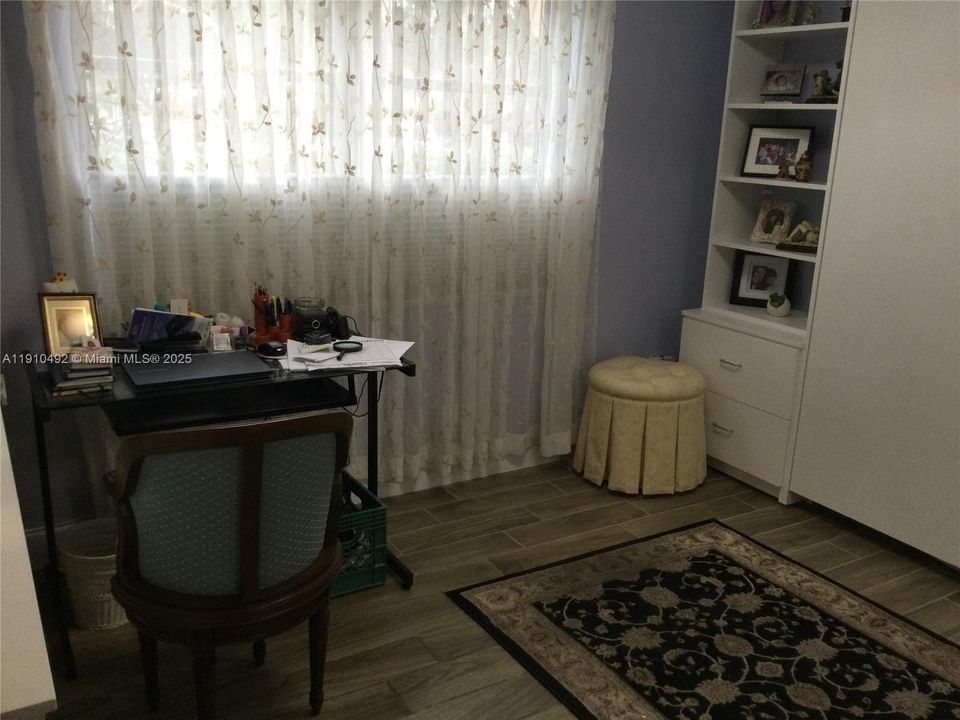 На продажу: $220,000 (2 спален, 2 ванн, 1160 Квадратных фут)