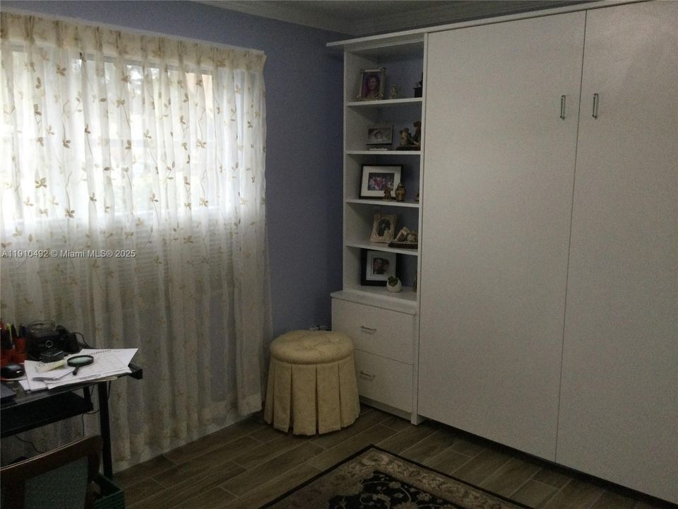 На продажу: $220,000 (2 спален, 2 ванн, 1160 Квадратных фут)