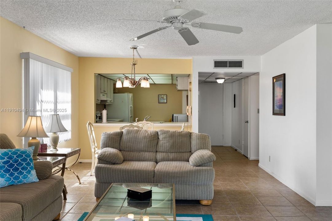 En Venta: $203,000 (2 camas, 2 baños, 1164 Pies cuadrados)