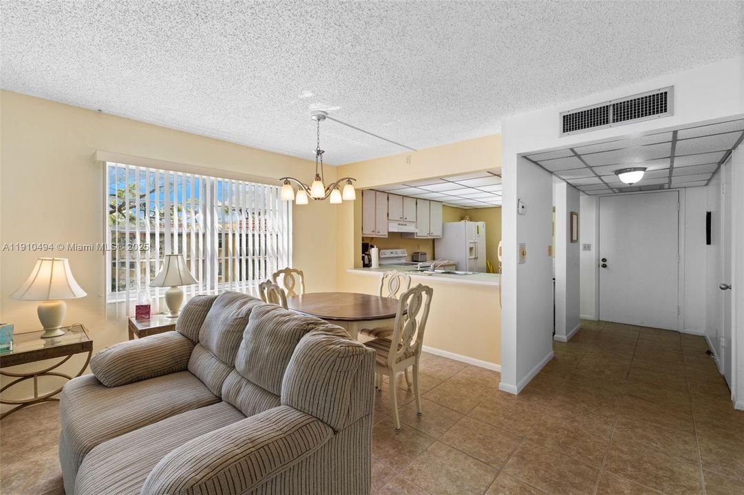 En Venta: $203,000 (2 camas, 2 baños, 1164 Pies cuadrados)