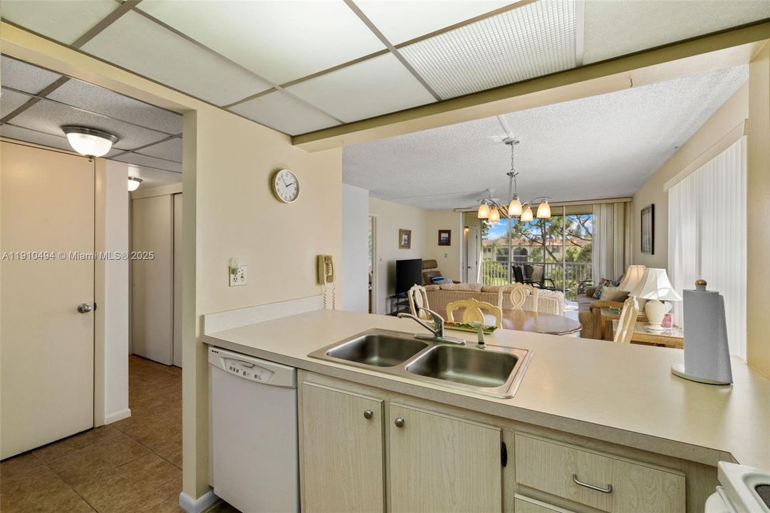 En Venta: $203,000 (2 camas, 2 baños, 1164 Pies cuadrados)