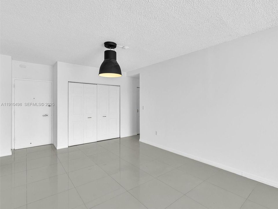 На продажу: $288,000 (1 спален, 1 ванн, 762 Квадратных фут)