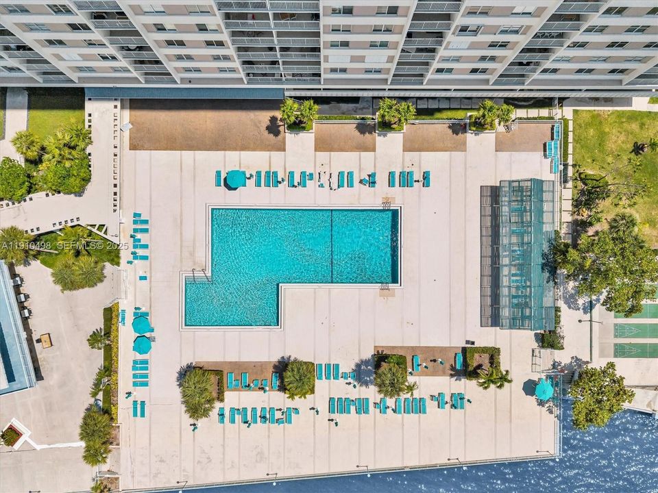 На продажу: $288,000 (1 спален, 1 ванн, 762 Квадратных фут)