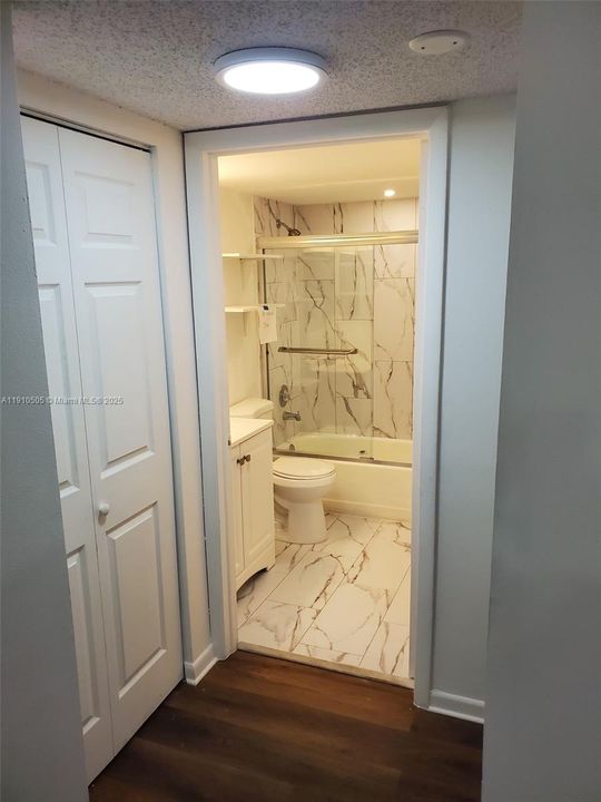 For Rent: $1,900 (1 beds, 1 baths, 760 Square Feet)