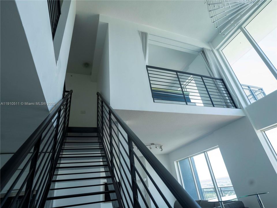 En Venta: $775,000 (2 camas, 3 baños, 1297 Pies cuadrados)