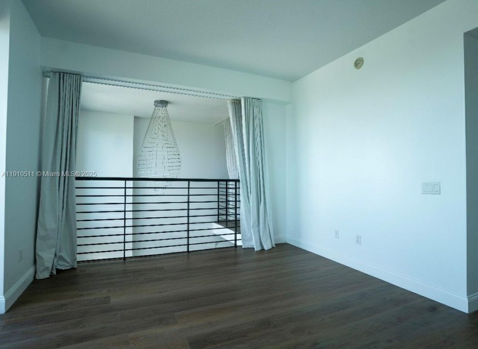 En Venta: $775,000 (2 camas, 3 baños, 1297 Pies cuadrados)