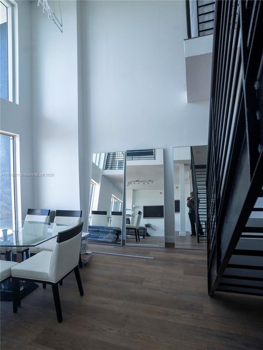 En Venta: $775,000 (2 camas, 3 baños, 1297 Pies cuadrados)