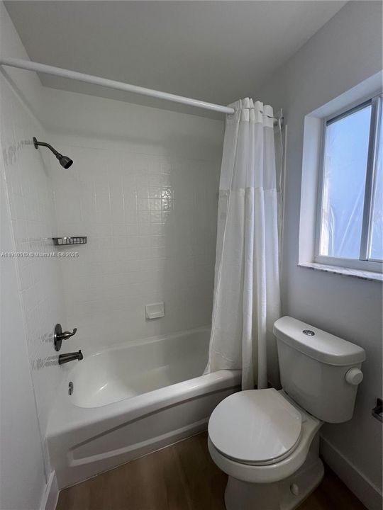 Active With Contract: $4,000 (3 beds, 2 baths, 1420 Square Feet)